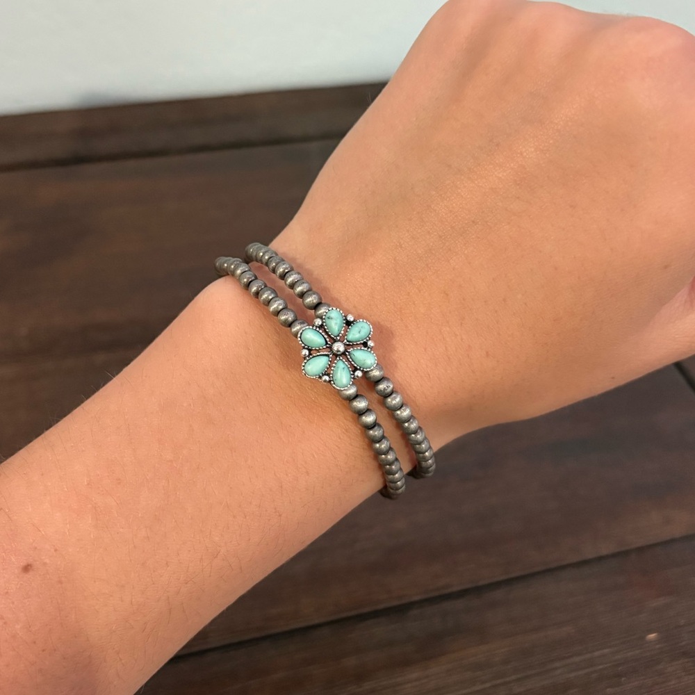 Faux Turquoise Flower Navajo Pearl Bracelet